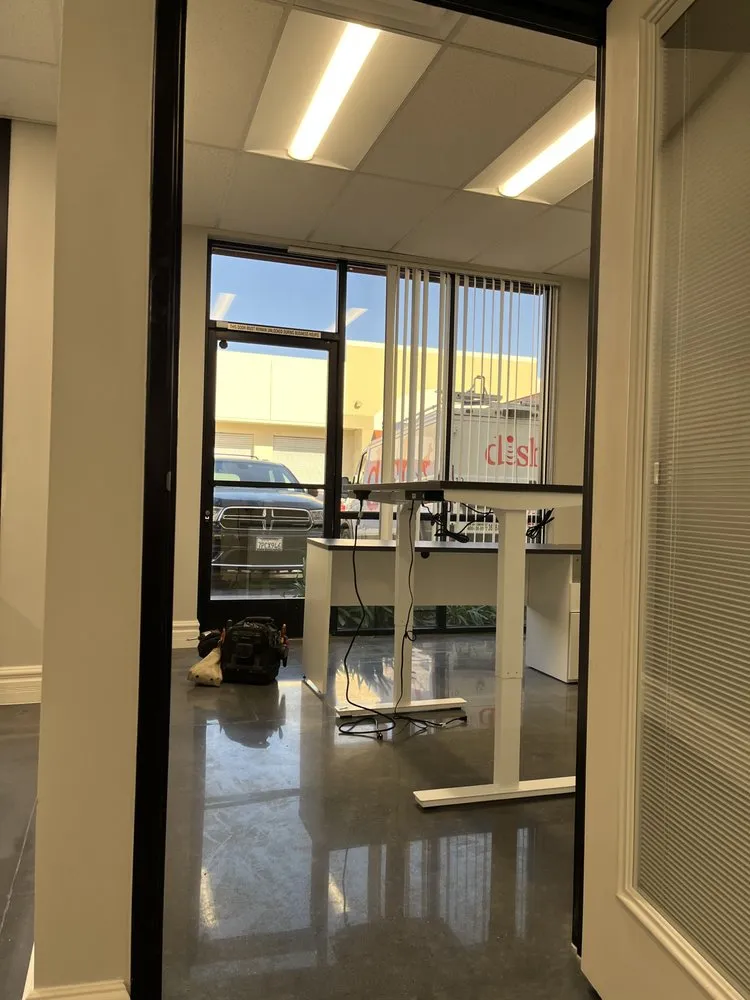 Slide of SamNoa Electric