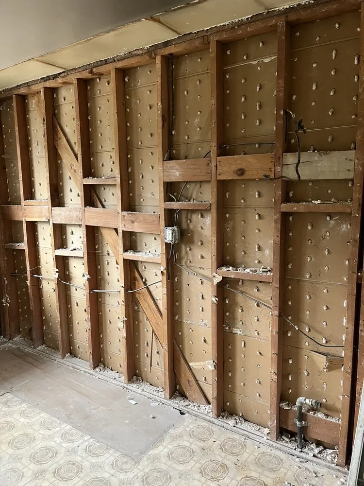 Slide of SamNoa Electric