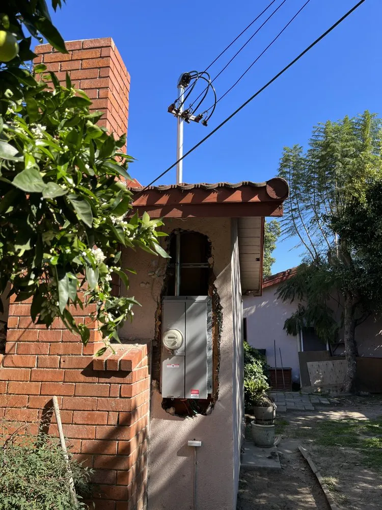 Slide of SamNoa Electric