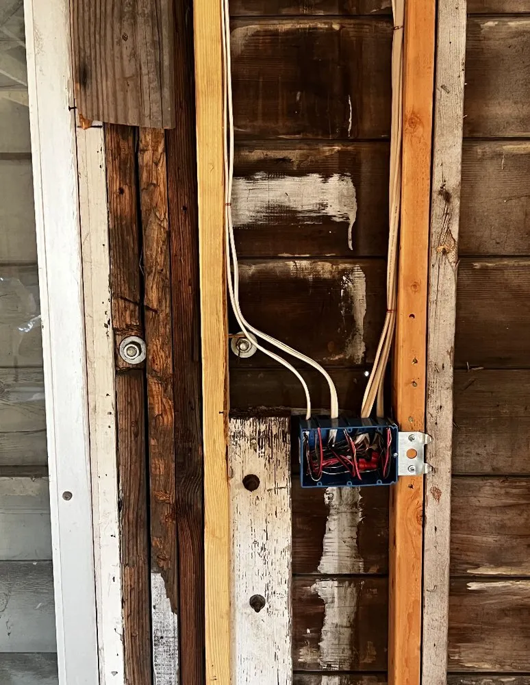 Slide of San Diego Pro Electric