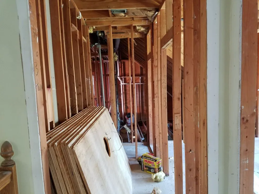 Expert emergency electrical service in ,  by Sanchez Residential Lighting and Repairs