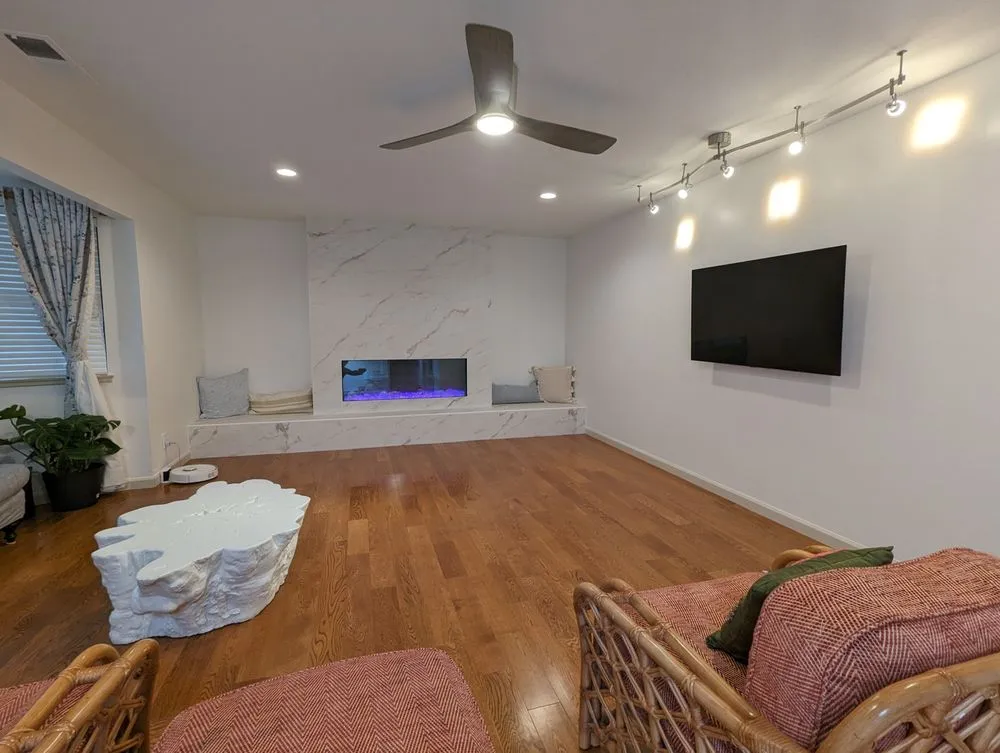 Slide of Santi Construction