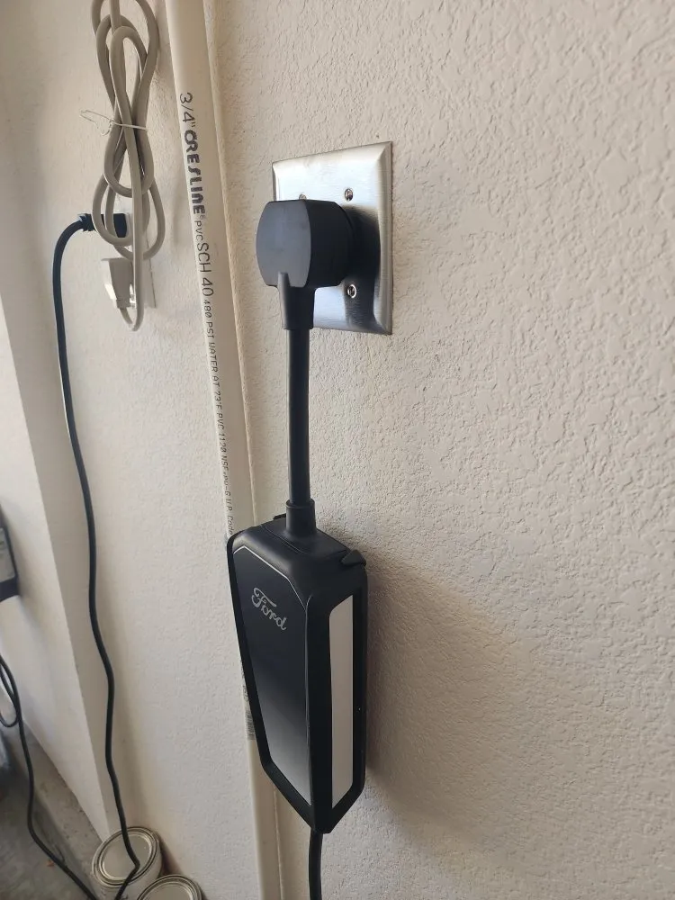 Slide of Santiago Electric