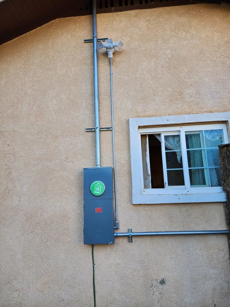 Slide of Santiago Electric