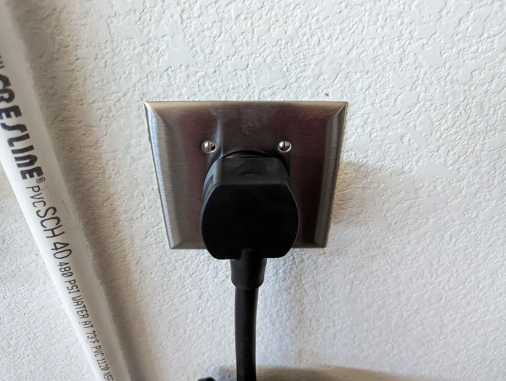 Slide of Santiago Electric