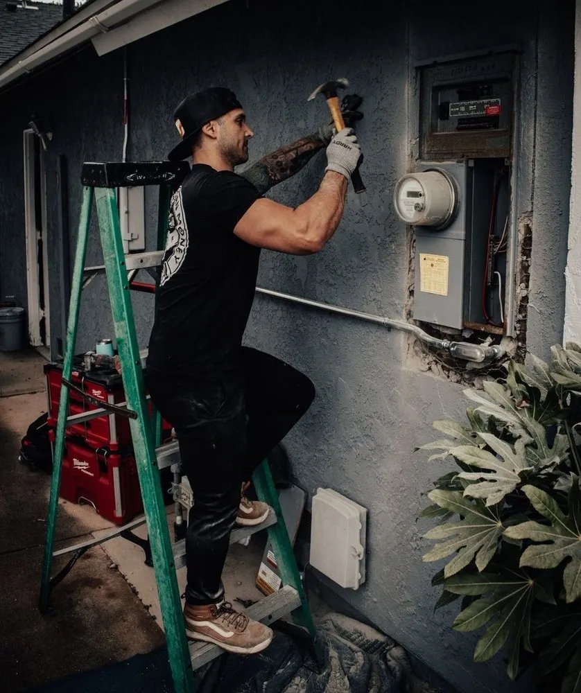 Slide of Santucci Electric