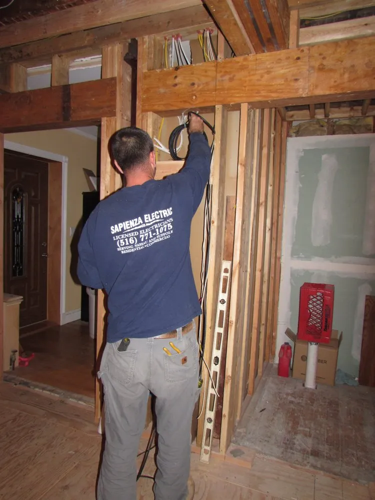 Slide of Sapienza Electric