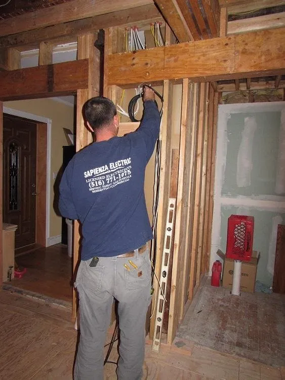 Slide of Sapienza Electric