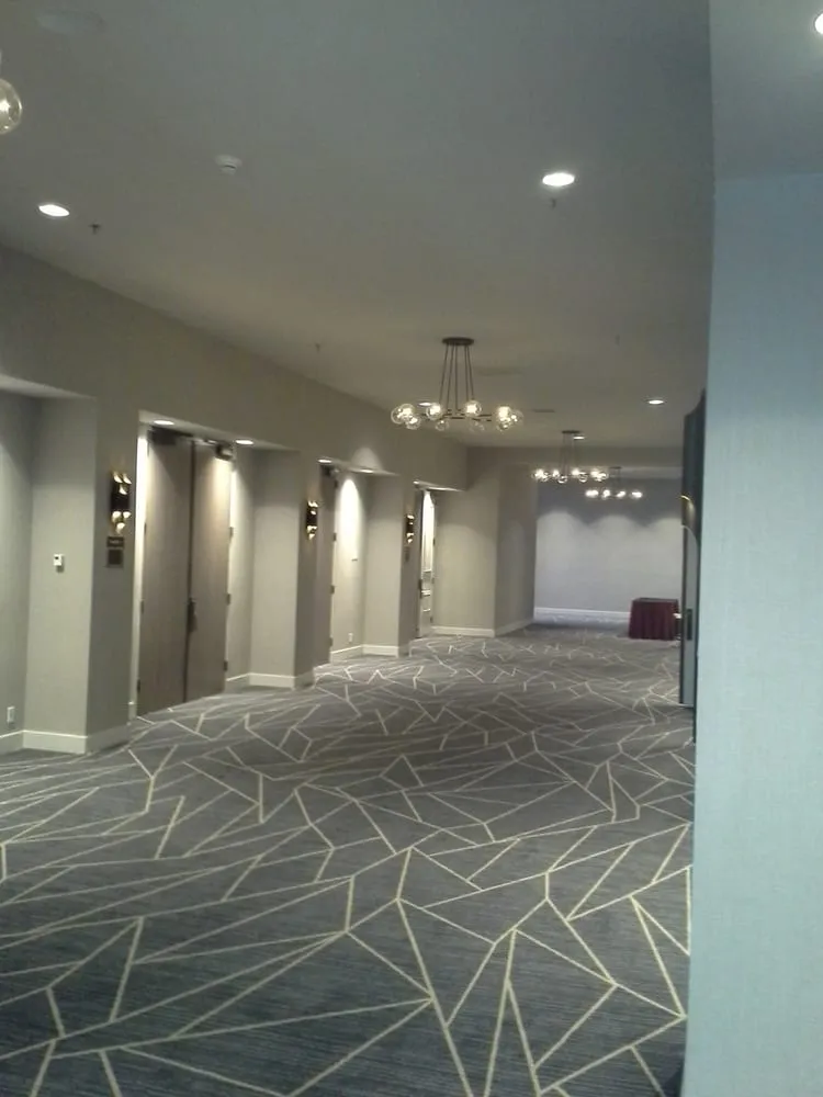 Reliable electrician providing electrical repair in , 