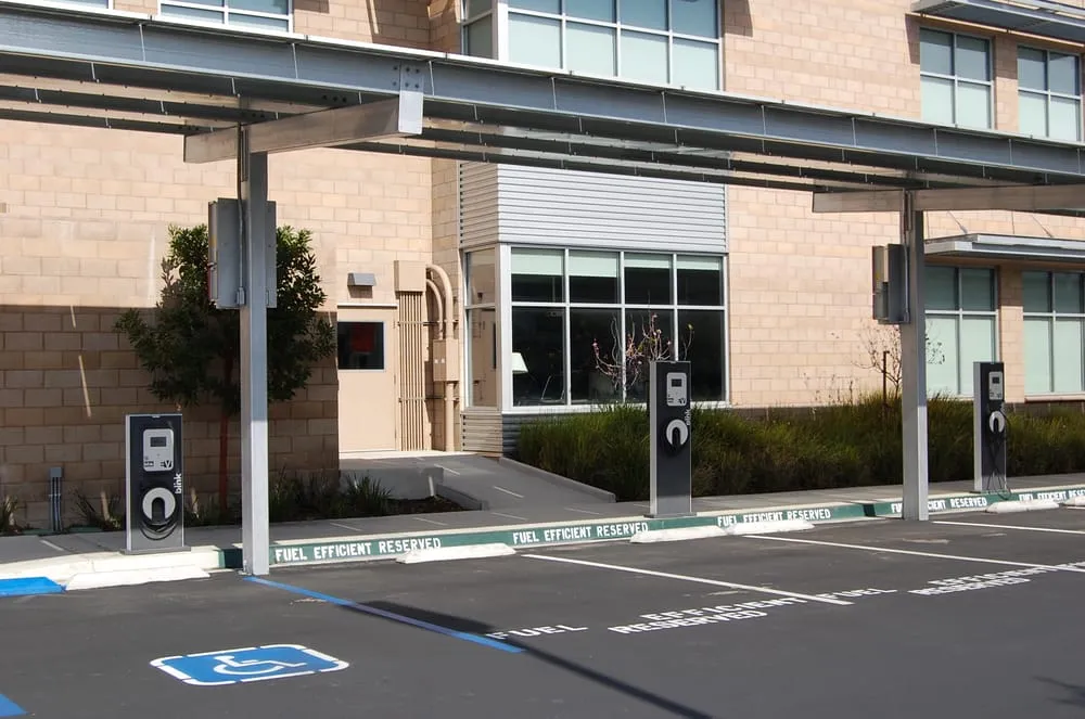 Slide of Saturn Electric, Inc