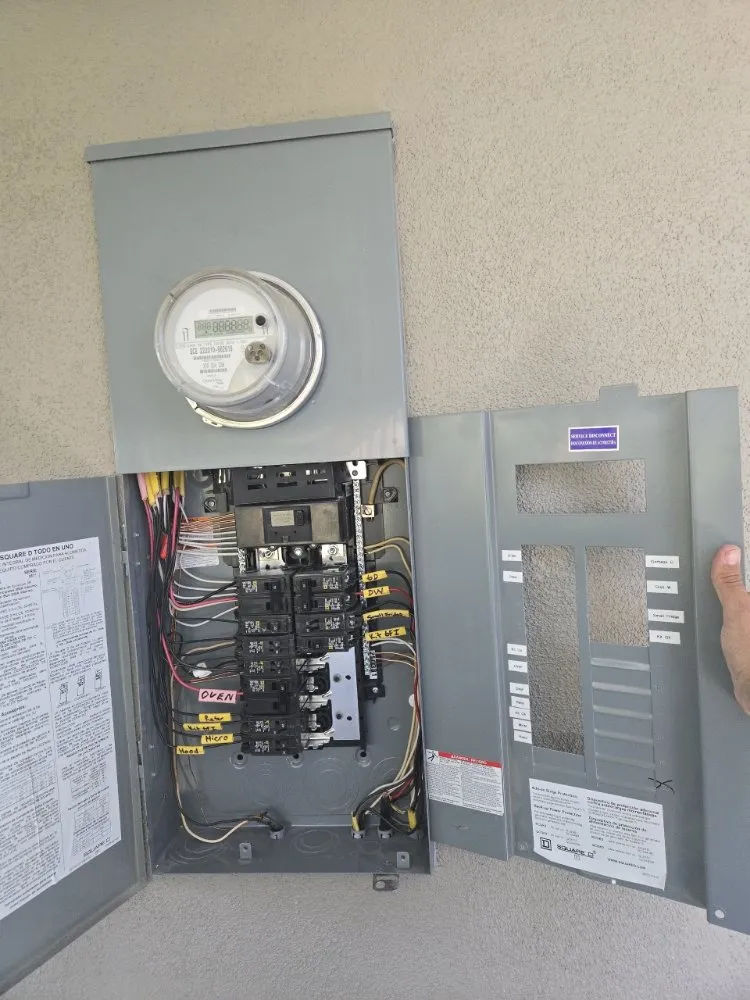 Slide of Saul's Electrical Solutions