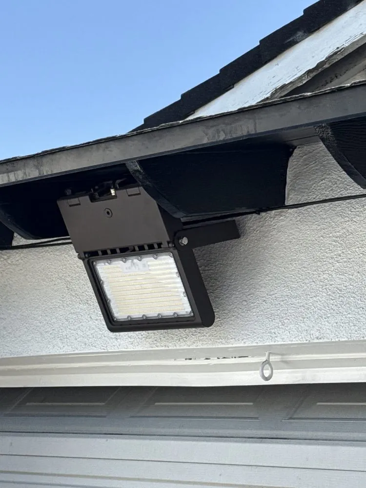 Certified electrician providing lighting installation in Pacoima, CA - Saul’s Top Electric