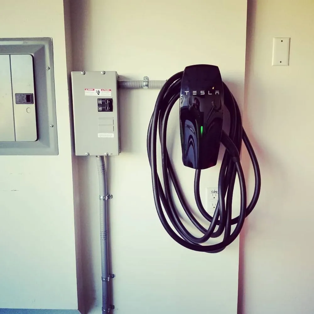 Slide of Savvy Electrical Services