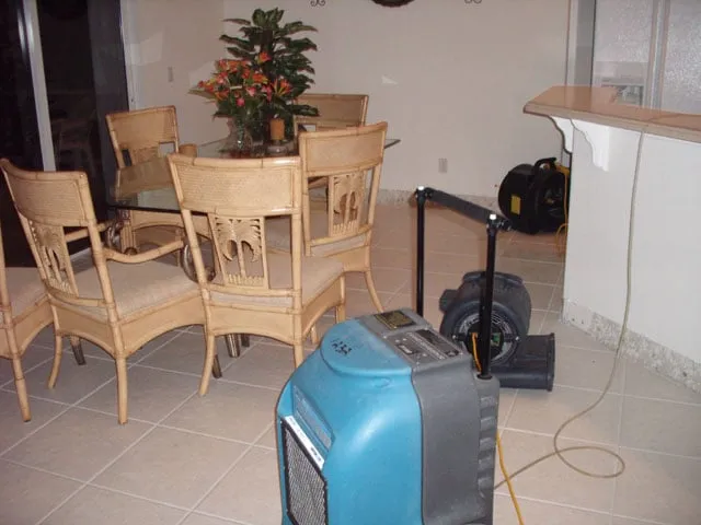 Licensed electrician providing electrical repair in ,