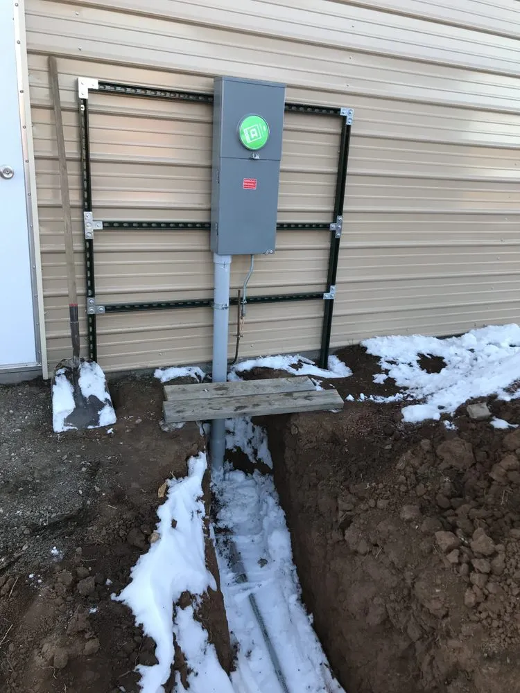 Emergency outlet and switch repair service in Gallina, NM - SChavez