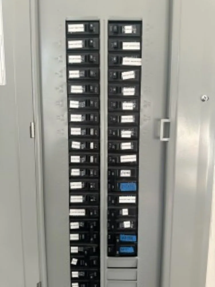 Licensed electrician providing electrical repair in Washington, DC, DC - Schmidt's Electrical Service