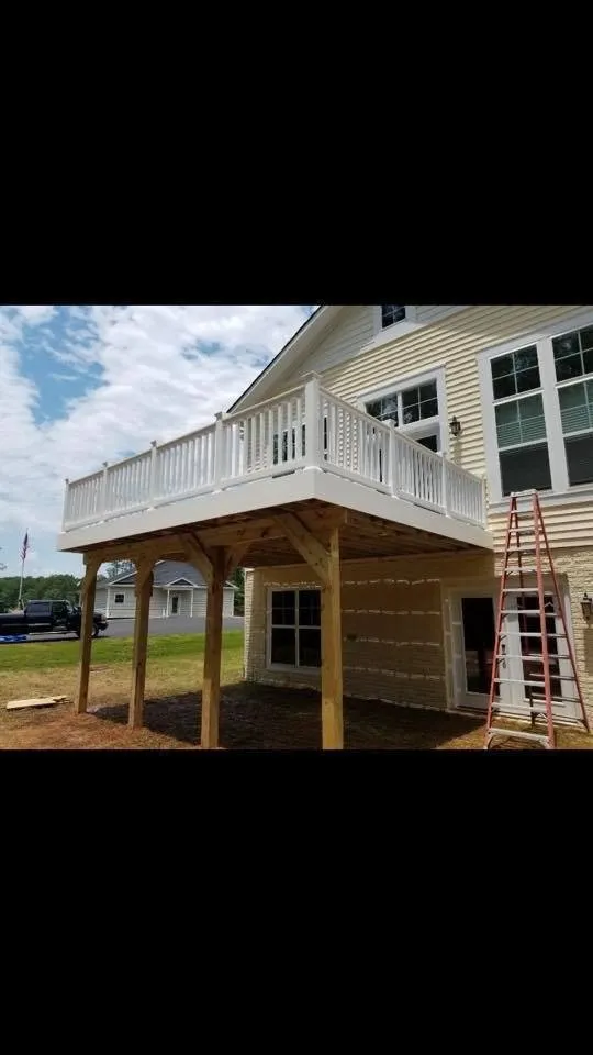 Licensed electrician providing emergency electrical service in , 