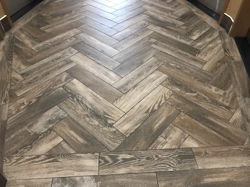 Licensed electrician providing outlet and switch repair in , 