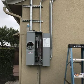 Slide of Scott Landers Electric