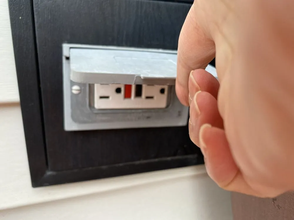 Slide of Scott Nelson Electric