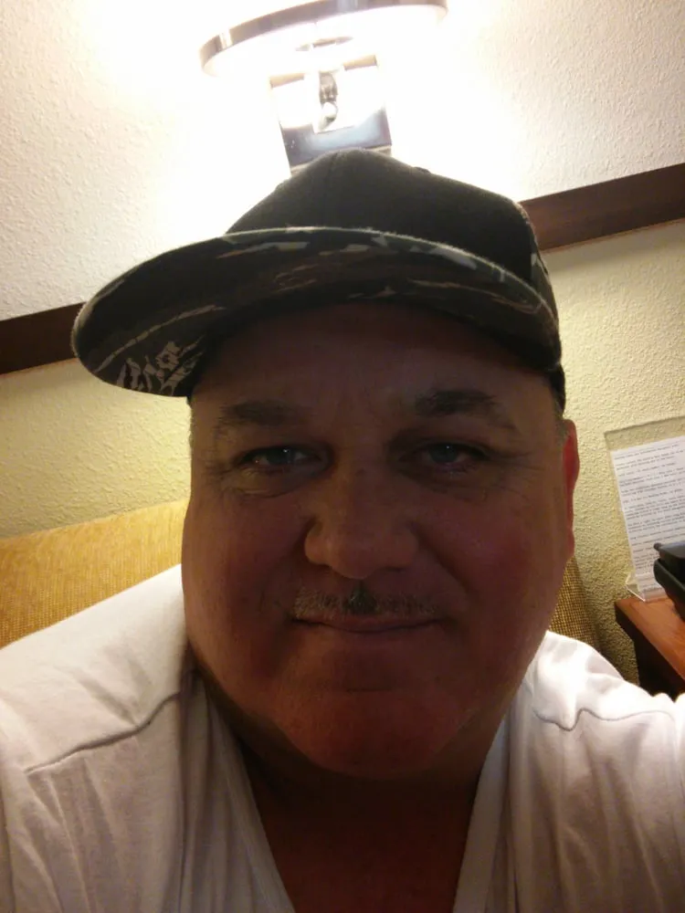 Slide of Scott The Electrician