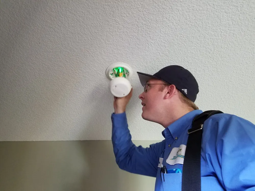 Slide of Scott The Electrician