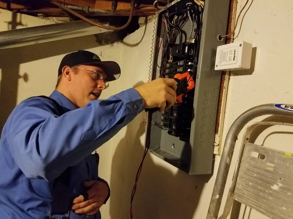 Slide of Scott The Electrician