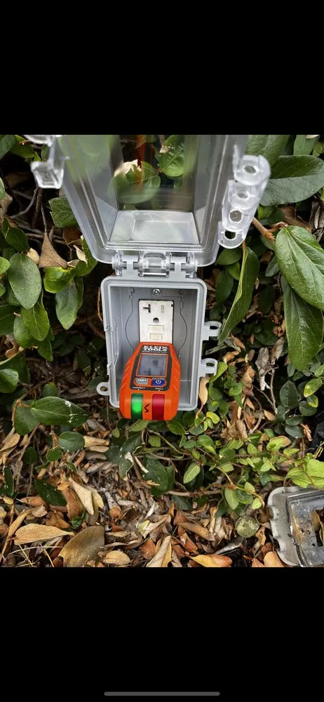 Slide of Scott's Electrical Service