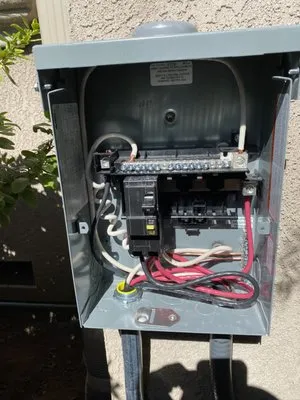 Scott's Electrical Service Logo