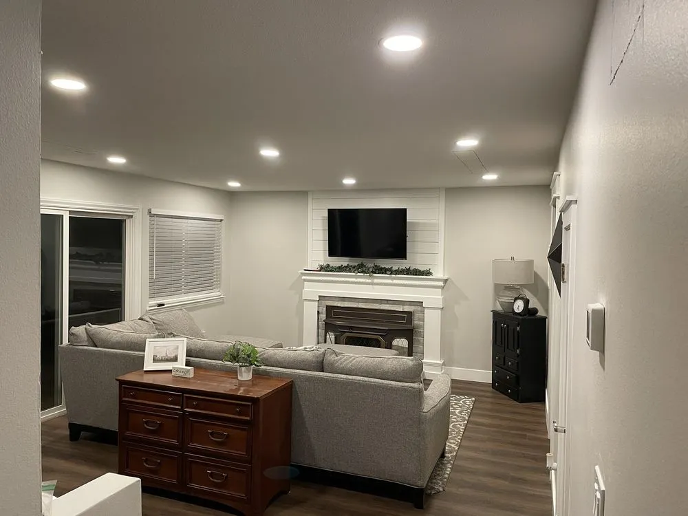 Slide of S&E Electric