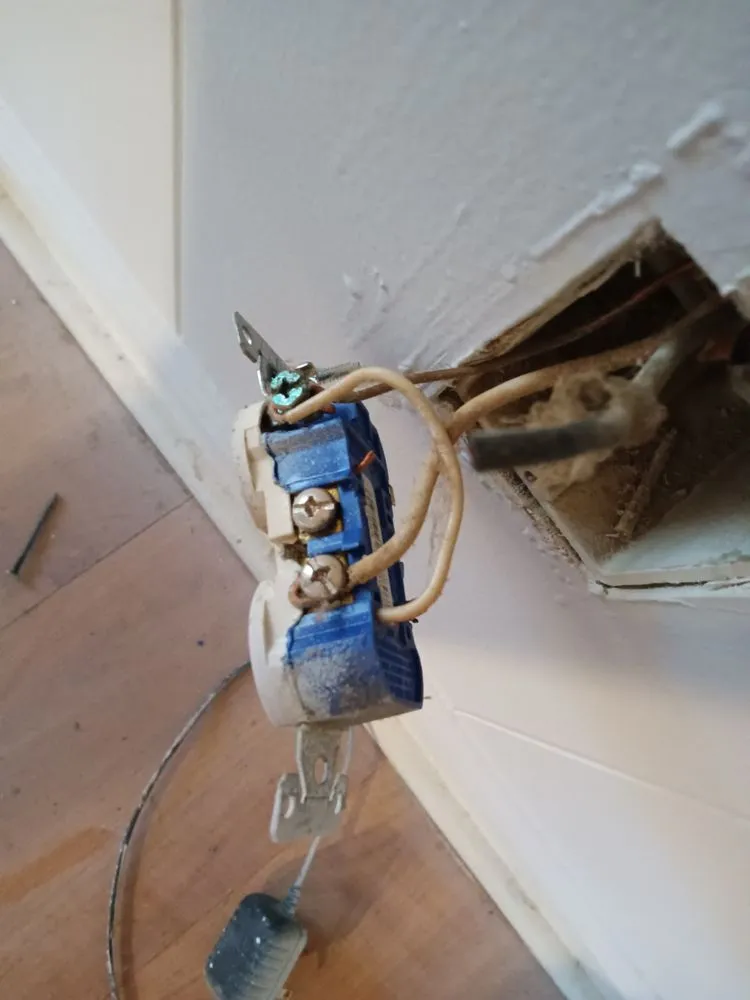 Slide of S&E Home Services