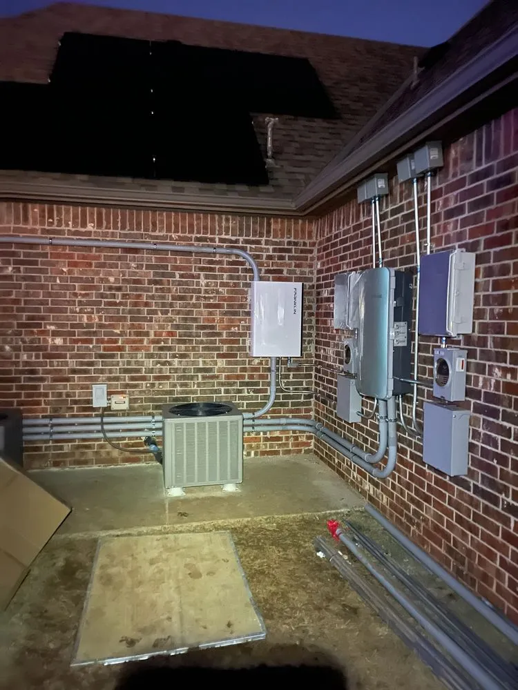 Emergency electrical service for homes in lighting installation,  by 