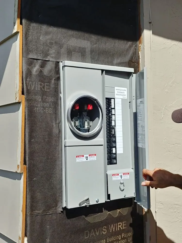 Slide of Sepanta Electric