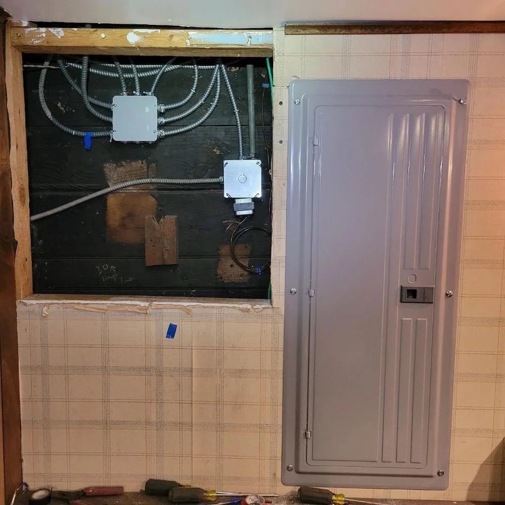 Slide of Seruka Electric