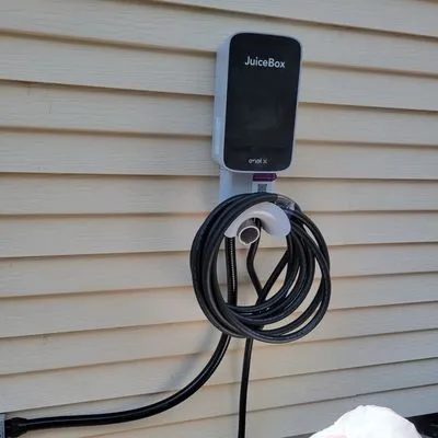 Seruka Electric Logo