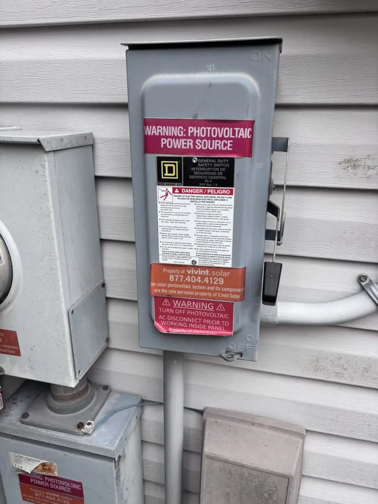 Slide of Servi Electricidad Daniels DR