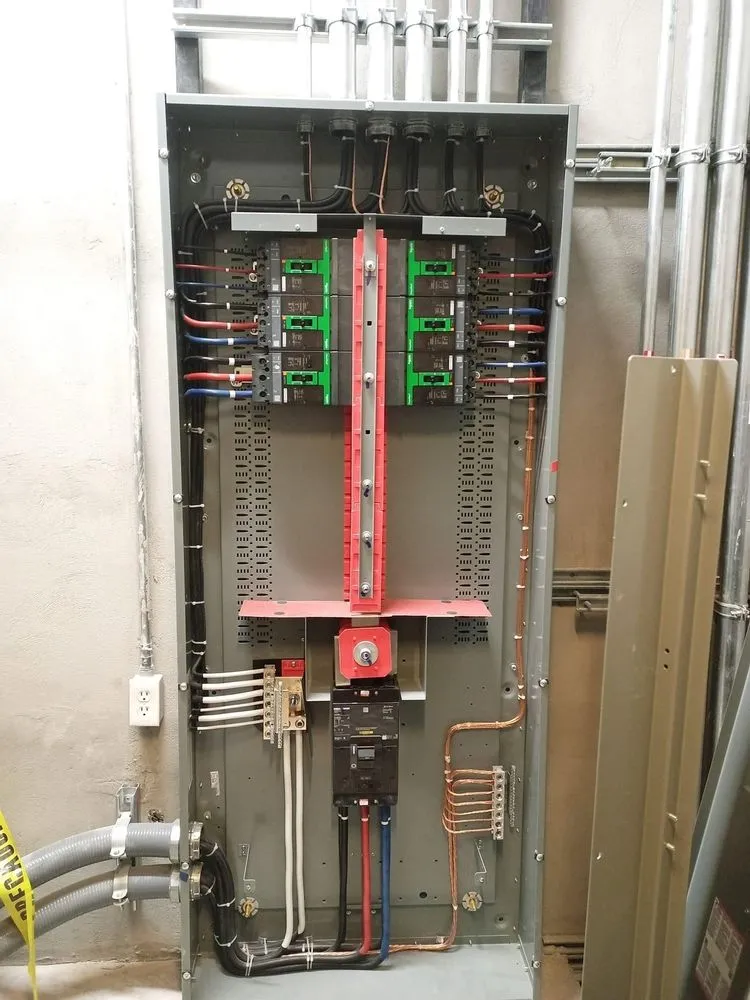 Slide of Servi Electricidad Daniels DR