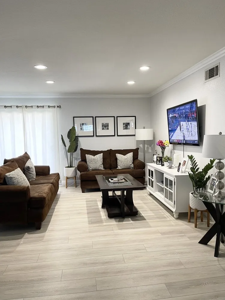 Professional emergency electrical service in ,  by Service Calls Electric