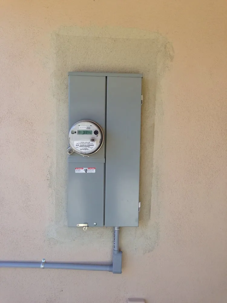 Certified electrician providing circuit breaker repair in ,