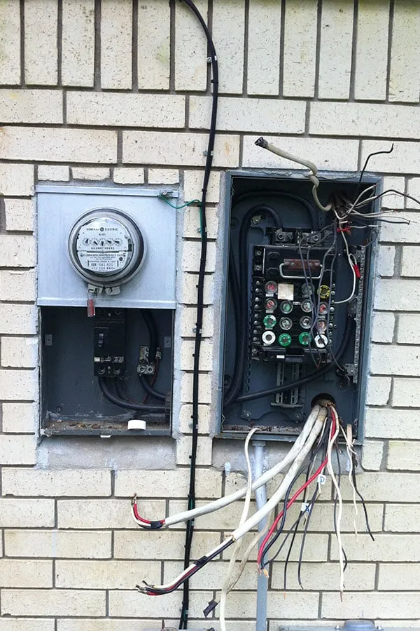 Emergency electrician providing outlet and switch repair in Pearcy, AR - Service Pro Electric