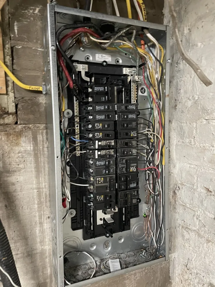 Expert electrician providing lighting installation in Fort Wayne, IN - Service Solutions Intel