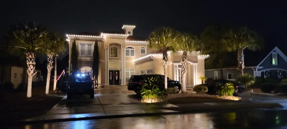 Licensed electrician providing circuit breaker repair in , 