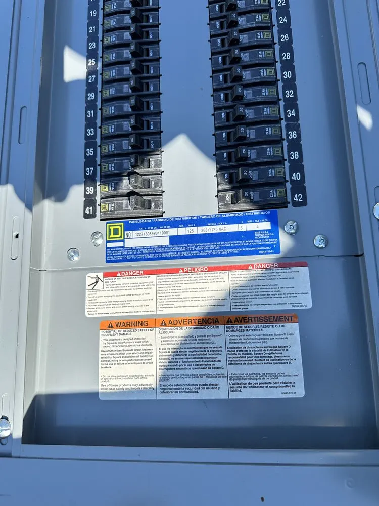Certified circuit breaker repair experts serving Sorrento, FL - Seventeen Electrical Services