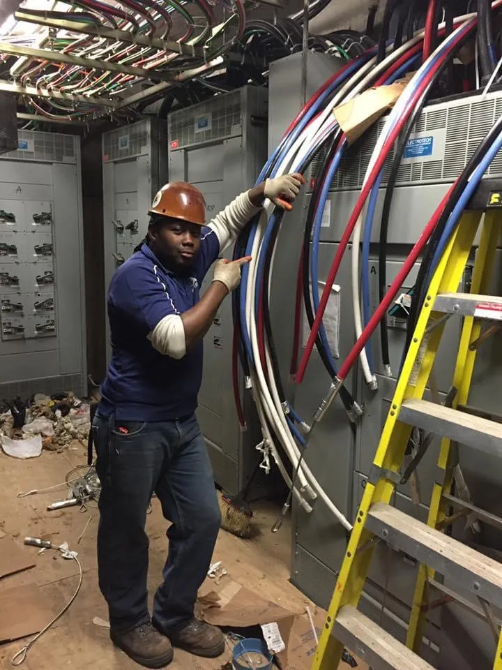 Slide of Sezekcol Electric