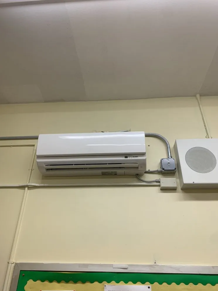 Slide of Sezekcol Electric