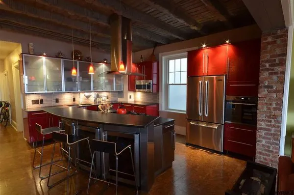 SF Pro Handyman Logo