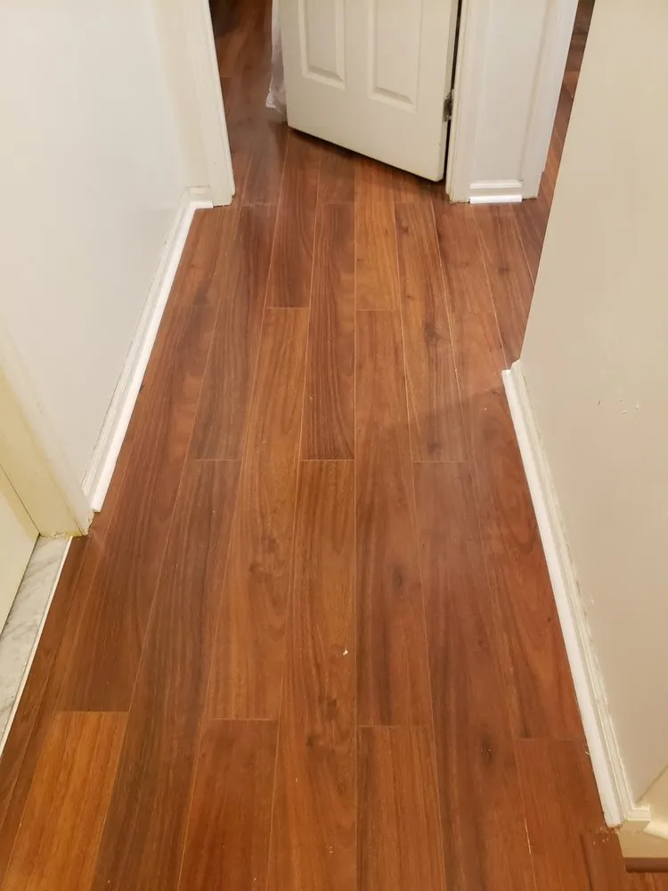 Professional electrician providing circuit breaker repair in , 