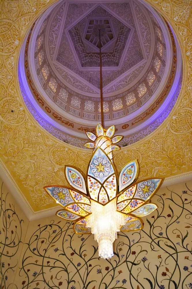 Emergency electrical service for homes in lighting installation,  by 