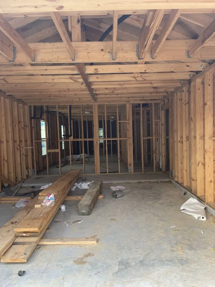 Trusted electrician providing circuit breaker repair in , 