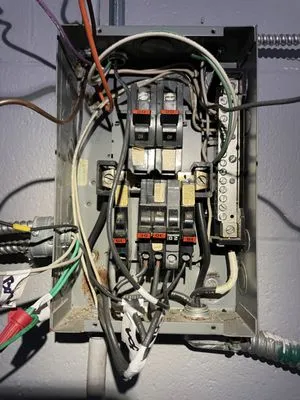 Shadow Bandz Electric Logo